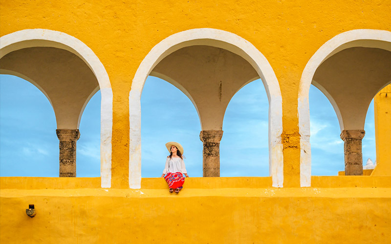 Recorre Izamal rentando un auto con Avis